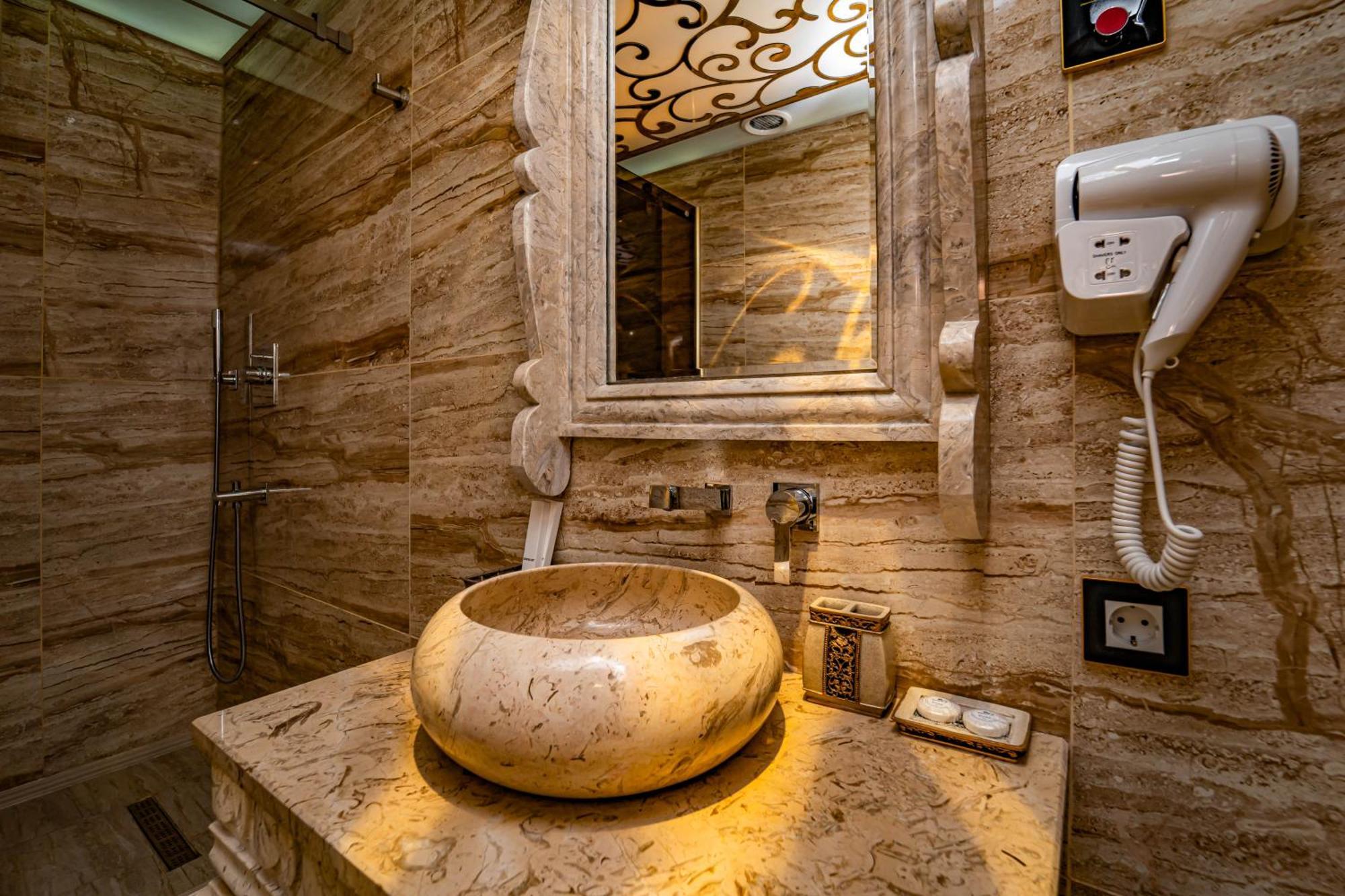 Hotel Aqua Liberty Tbilisi Exterior photo